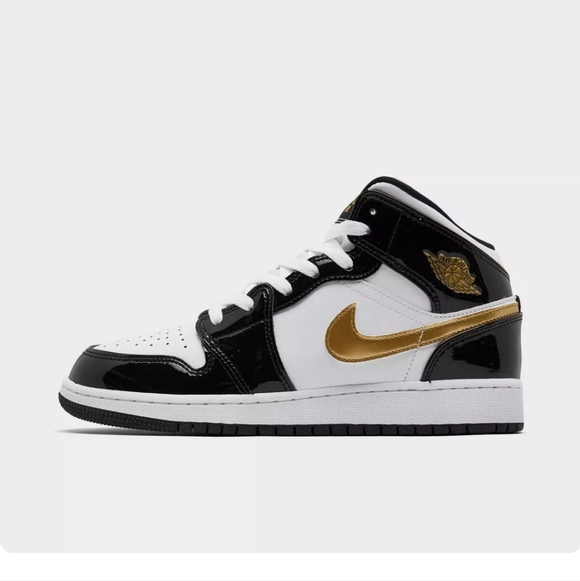 Nike Kids Sneakers - Black and White